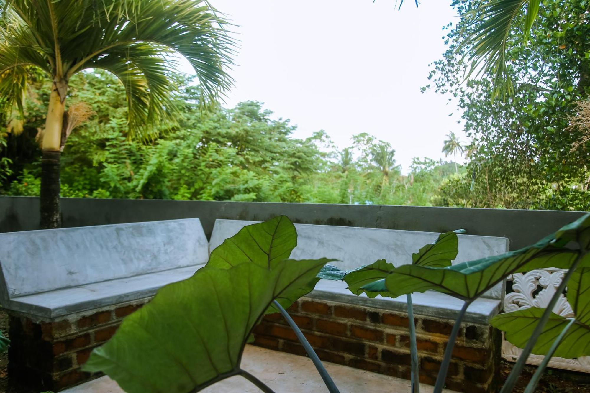 Blue Sky Hotel Mirissa Exterior foto