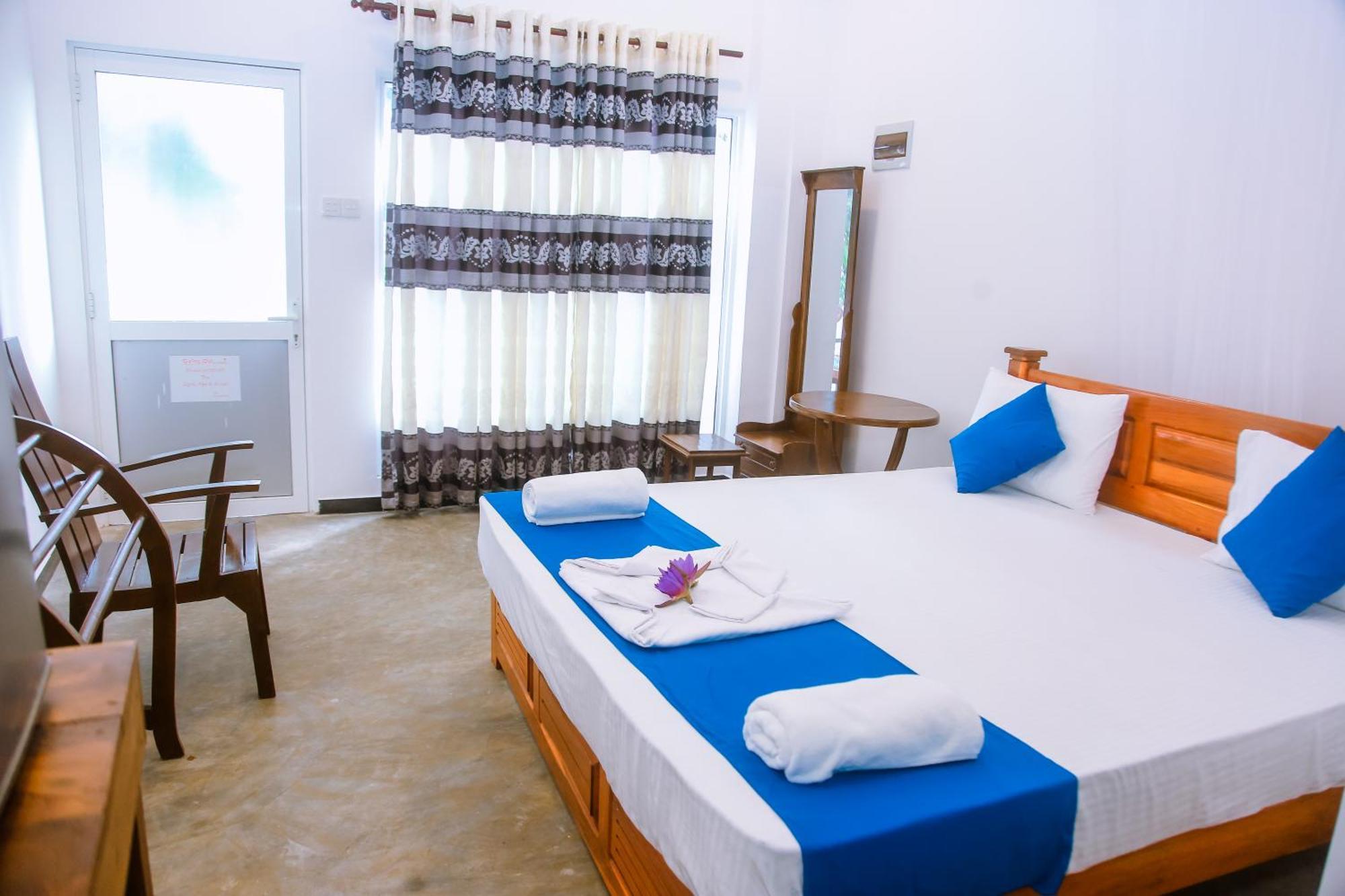 Blue Sky Hotel Mirissa Exterior foto
